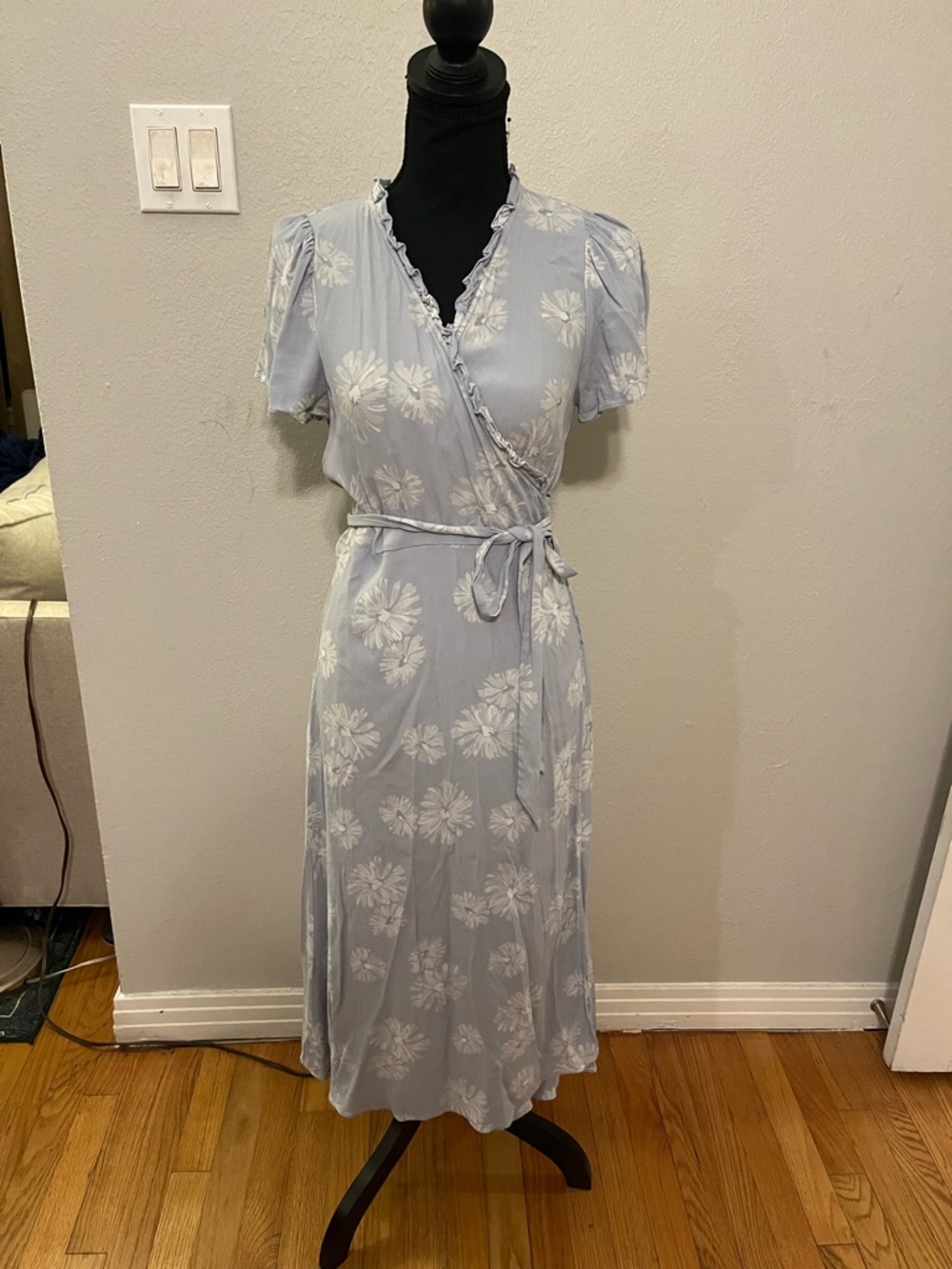 Madewell Desert Wrap Midi Dress Light Blue/Gray V-Neck Size M EUC